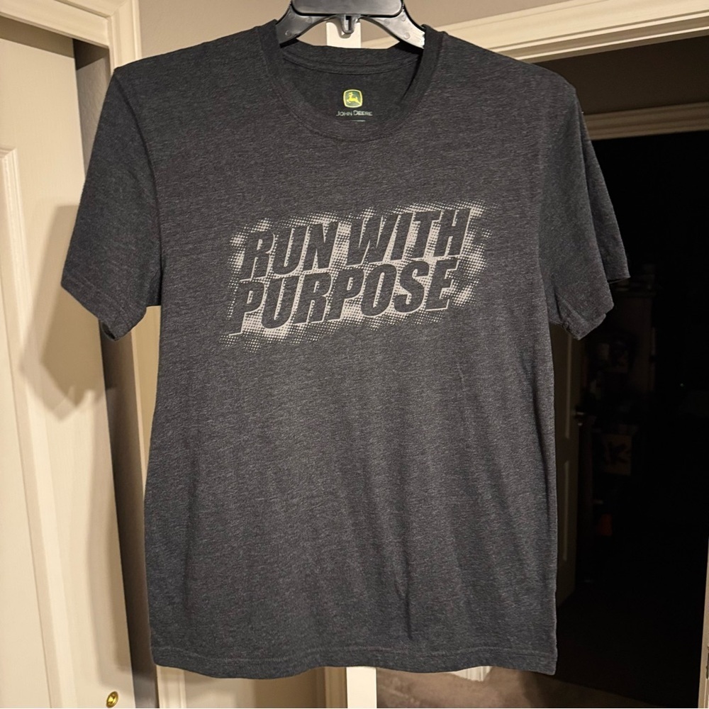 John Deere “Run With Purpose” Short Sleeve T-Shirt Men’s Medium